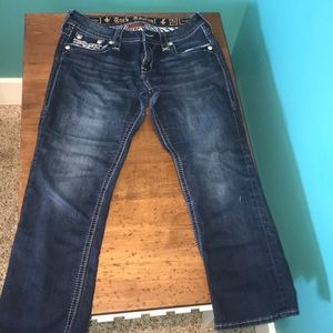 Easy Capri rock revival